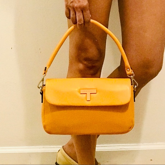 Tahari ‘Mango Tabitha’ clutch/crossbody/shoulder vegan leather. NWT - Picture 2 of 16